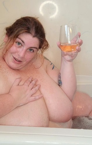 Megan Daw BBW Porn Actress Washing in the Bathroom.